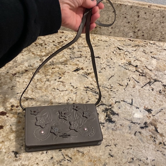 Coach Wallet on a Chain - Picture 4 of 8